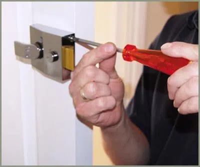 Locksmith Solution Services South Lebanon, OH 513-323-3134 - 68-44-11