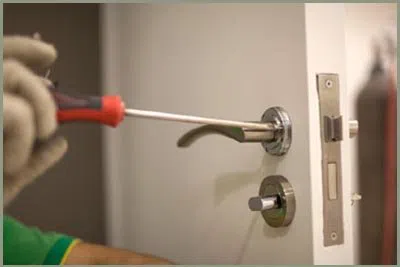 Locksmith Solution Services South Lebanon, OH 513-323-3134 - 68-44-8